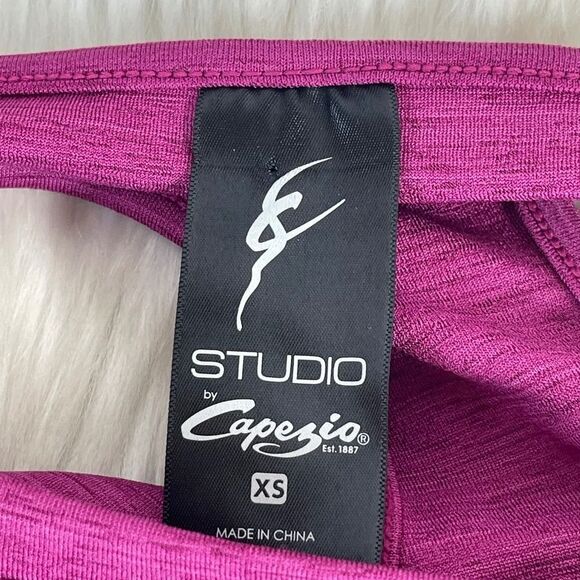 Studio By Capezio Heather Berry Workout Top Sz XS - Picture 5 of 7